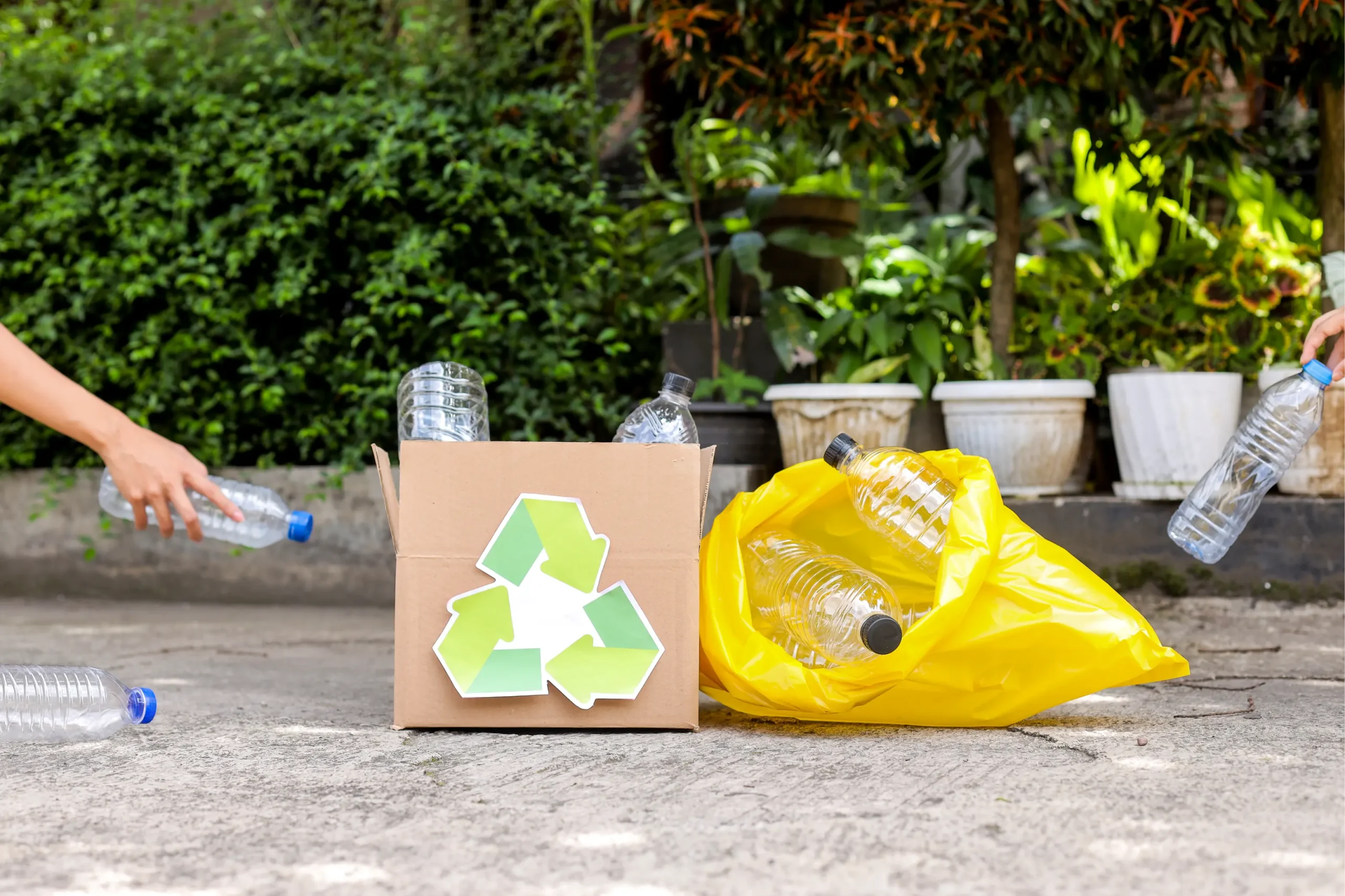 You are currently viewing Why RORO Bin Waste Recycling Services Matter for Homes and Businesses in Malaysia